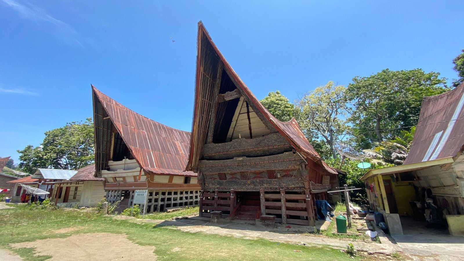 Rumah Bolon di Desa Sibandang